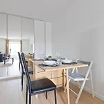1 Bedroom Quartier Austerlitz Free Netflix